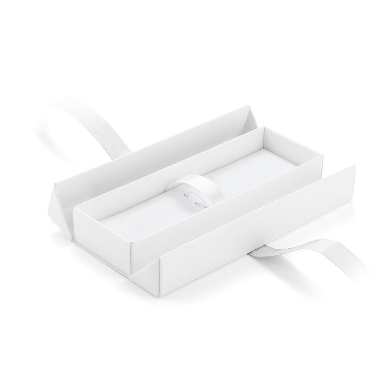 Pudełko prezentowe białe ze srebrną wstążką [19615-00]